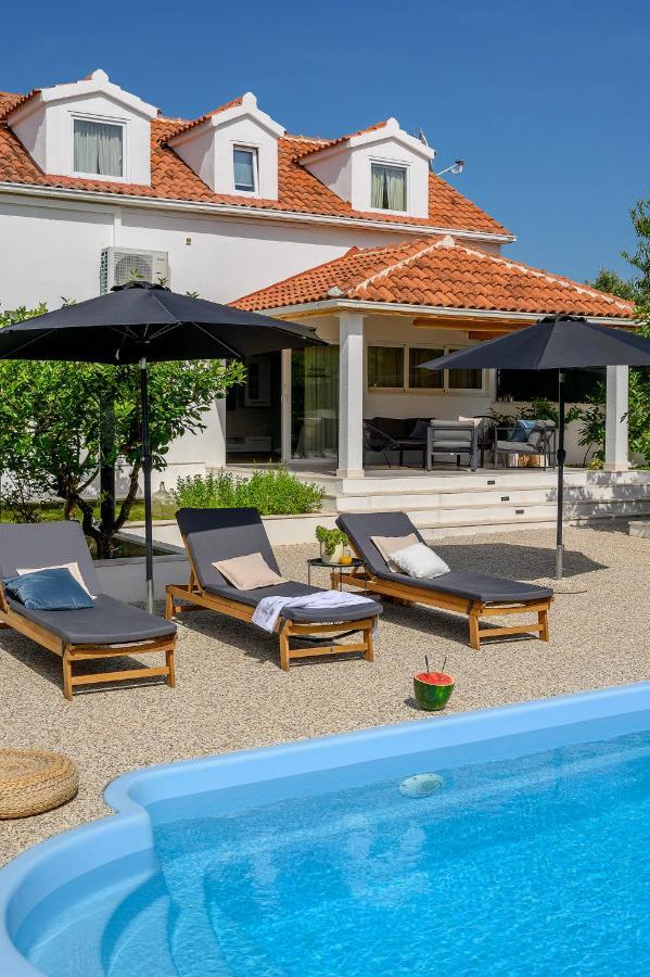 Villa Bellezza ميلنا المظهر الخارجي الصورة